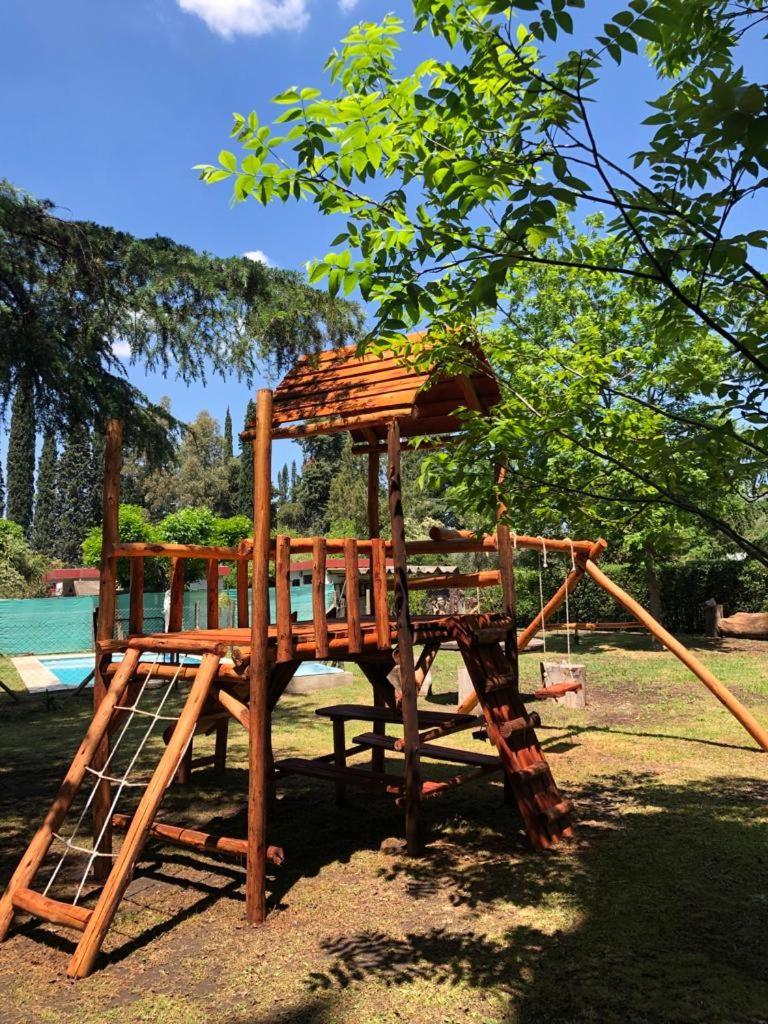 Villa Ezeiza Quinta Cedro Azul 10 Min Del Aeropuerto Esterno foto